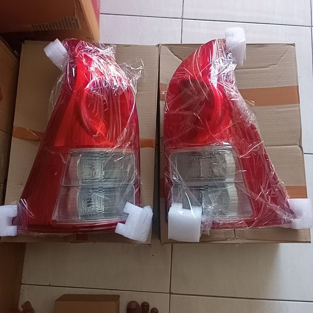 stoplamp avanza 2011