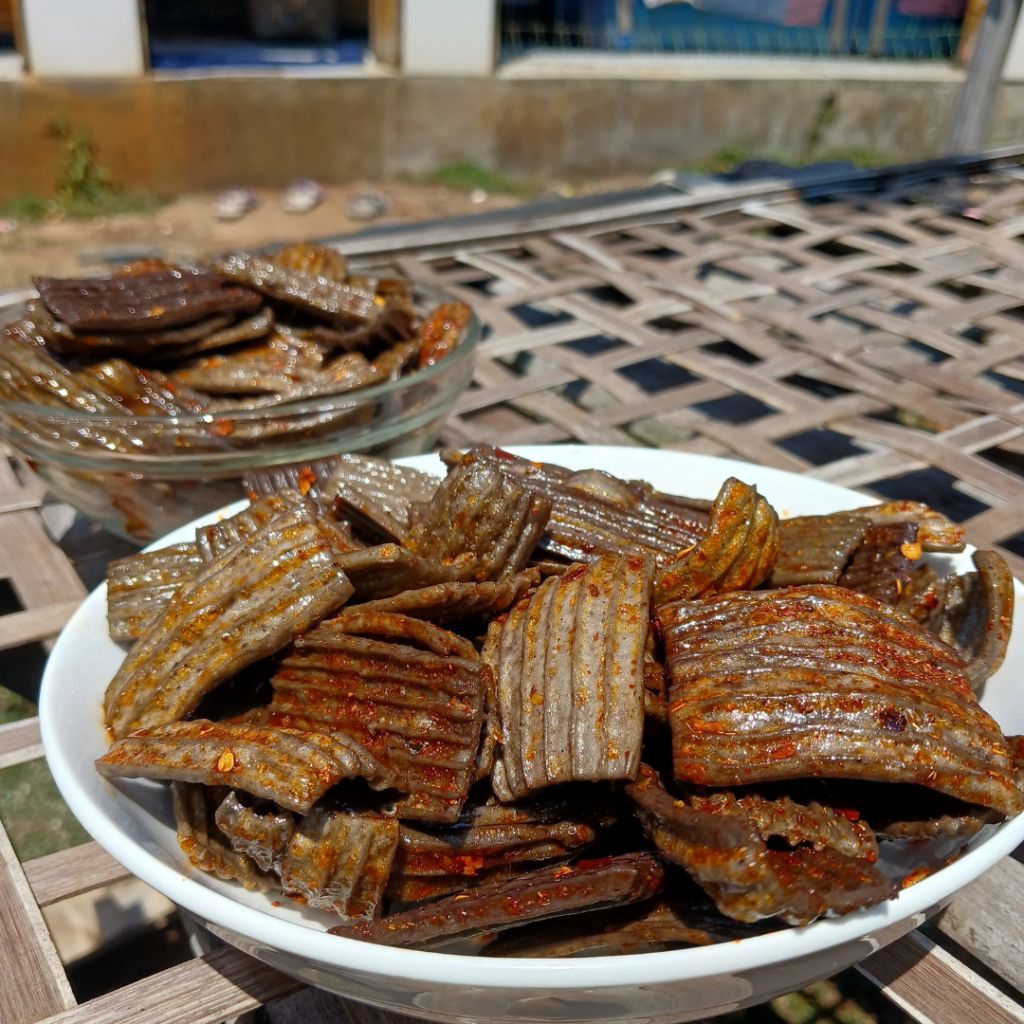 

Sebring Kerupuk Jengkol Kemasan 1kg Pedas Daun Jeruk