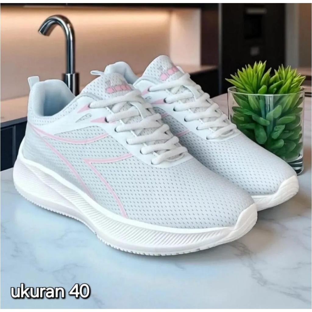 sepatu joging sport olahraga wanita diadora haluna original ori asli