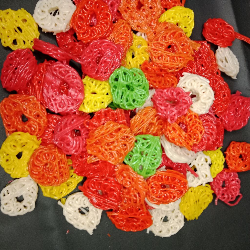 

500 gram kerupuk mawar warna warna cocok untuk toping seblak