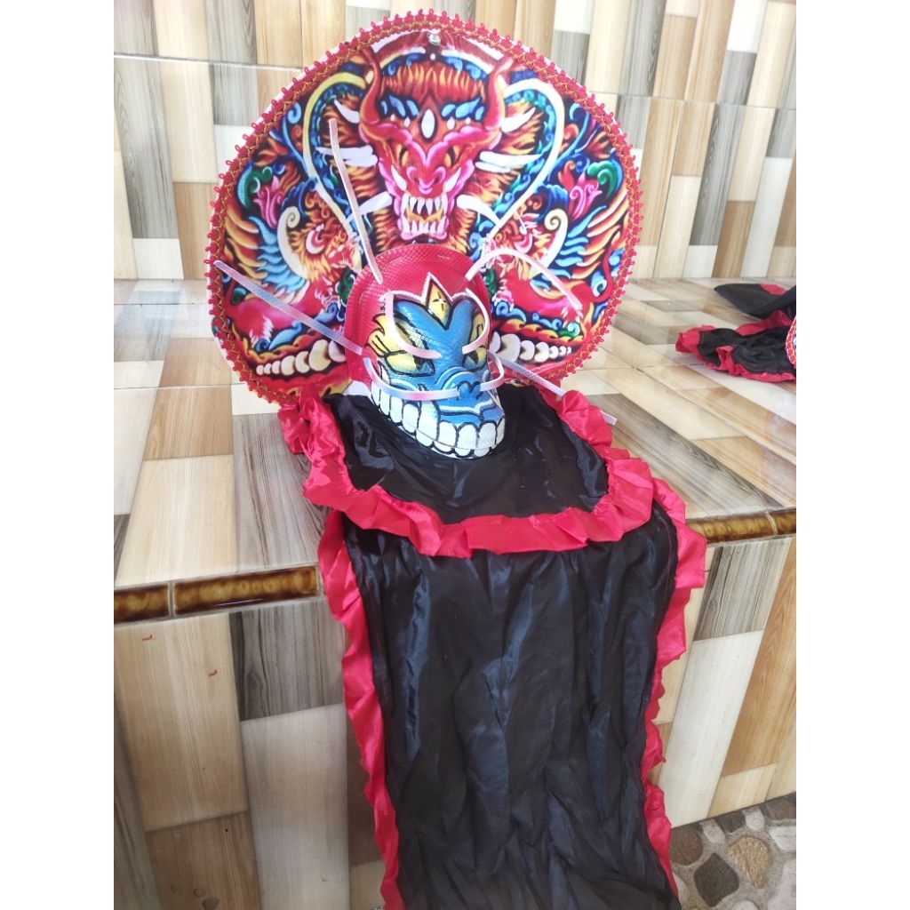 Caplokan barongan devil kain panjang