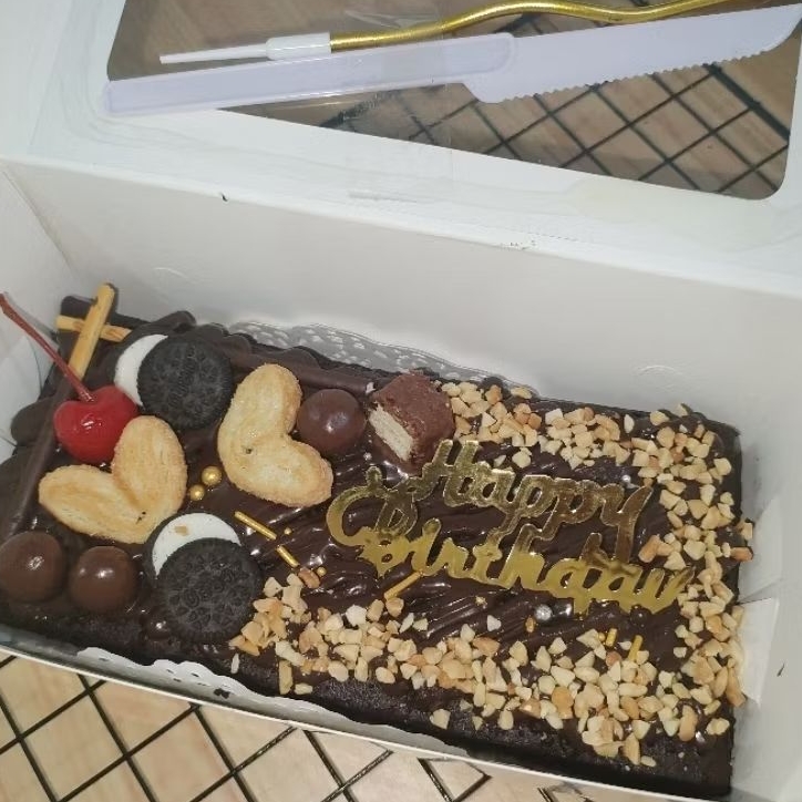 

(Instant Only) Brownies Kukus Birthday / Brownis Coklat Lumer/ Brownies Hias