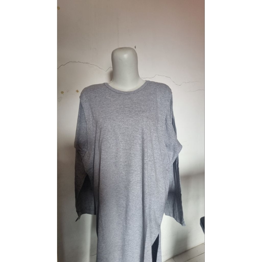 Preloved Baju Kaos ByMeldev