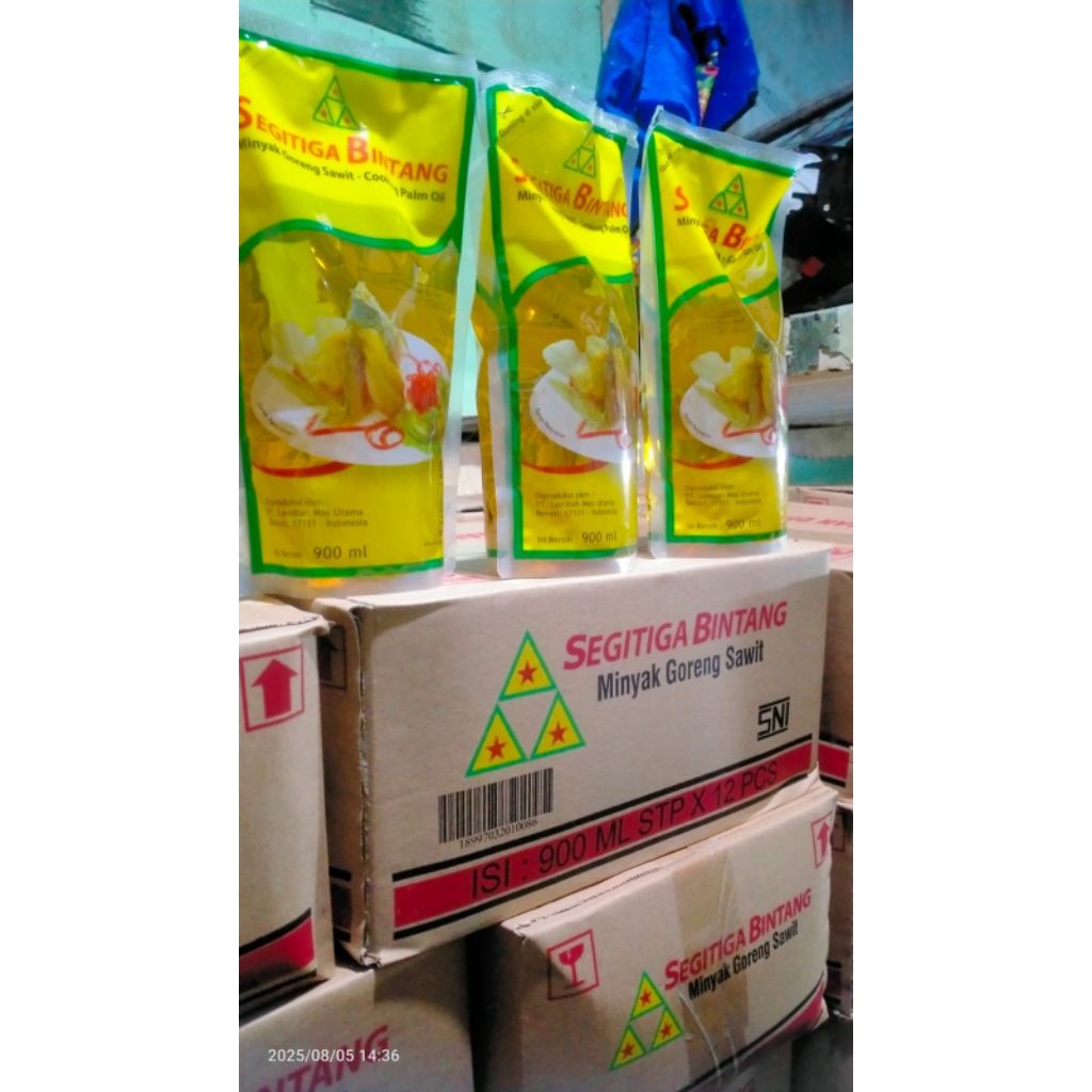 

SEGITIGA Minyak Goreng (900 ML x 12 pouch) murni 100℅ kelapa sawit jernih mengandung Vit A omega 9&6 pemakaian lebih hemat dan terjangkau