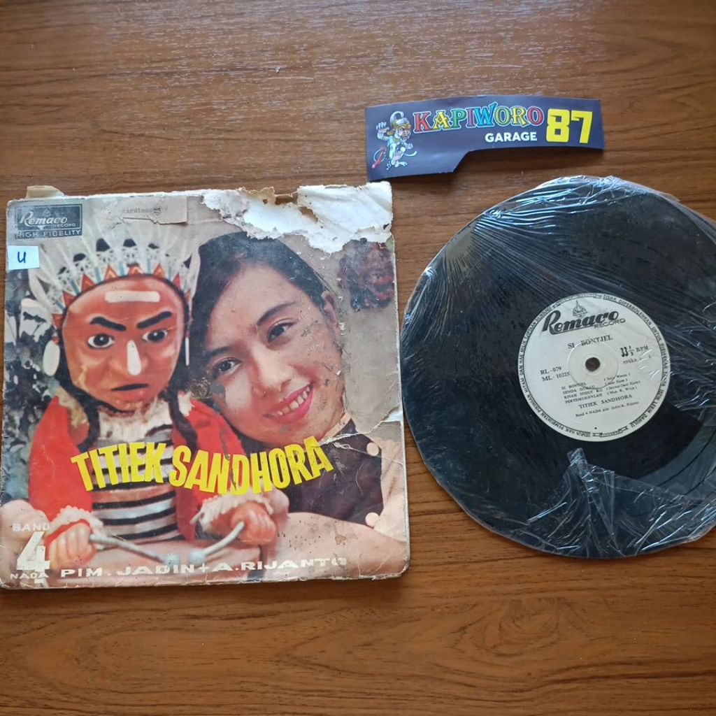 KASET PIRINGAN HITAM,,,TITIEK SANDHORA