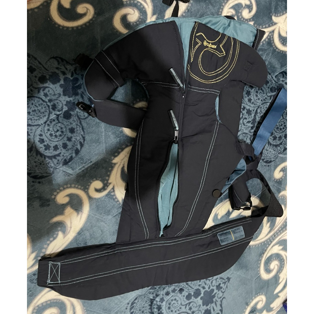 Plove gendongan Cybex like new sale plus admin