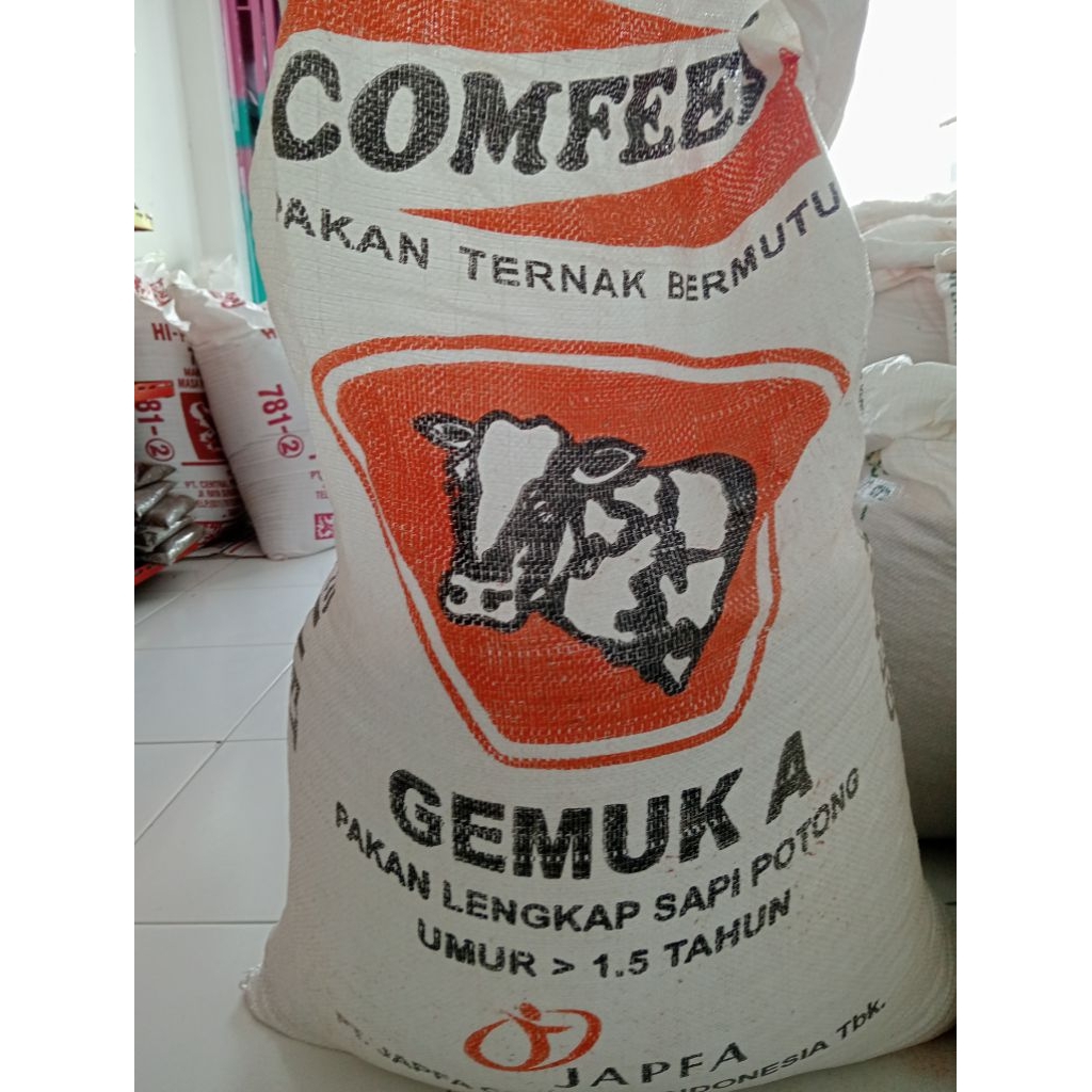 Gemuk A konsentrat untuk penggemukan kambing,sapi, kerbau,domba dll produk Comfeed kemasan 50KG