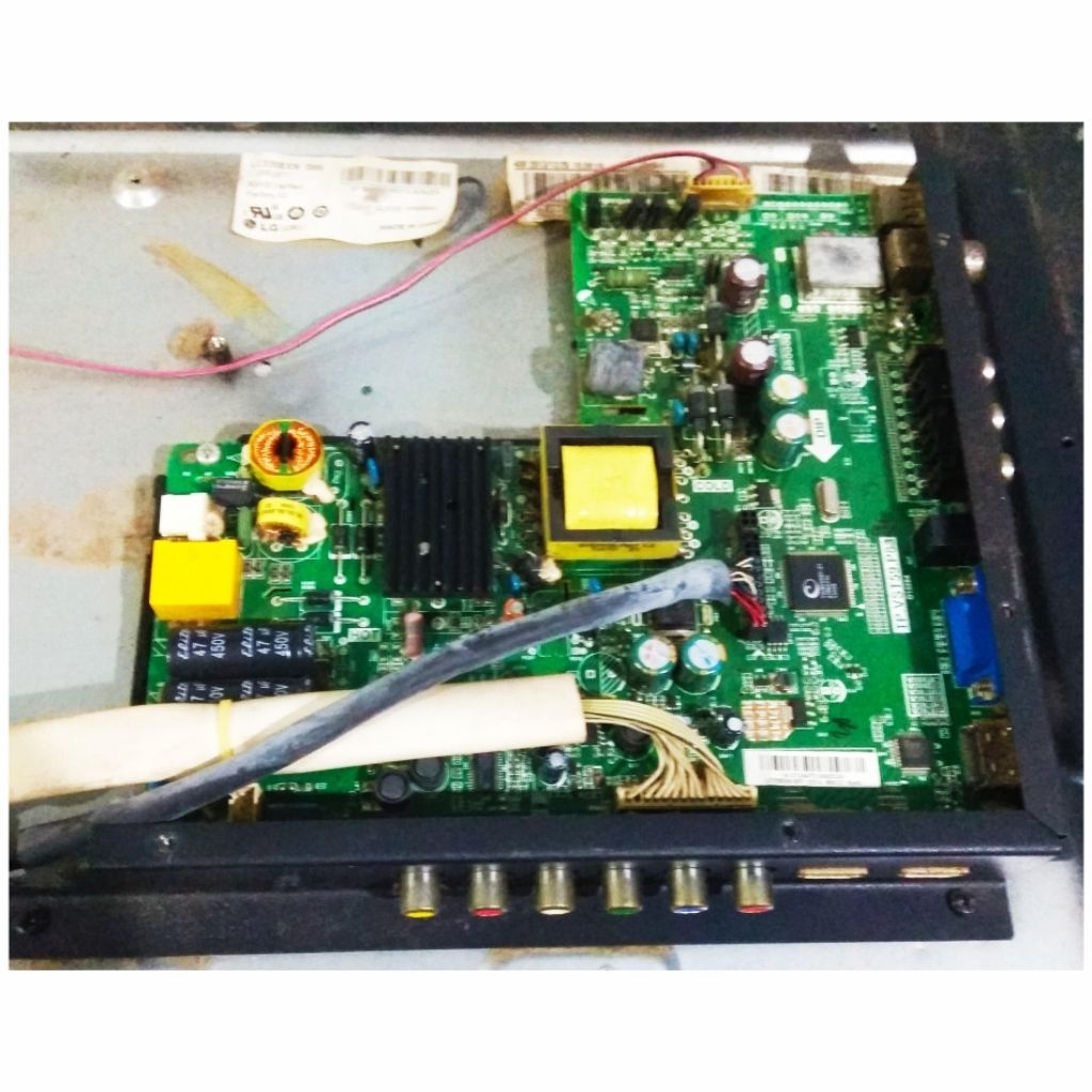 Mesin TV Akari LE-32D59