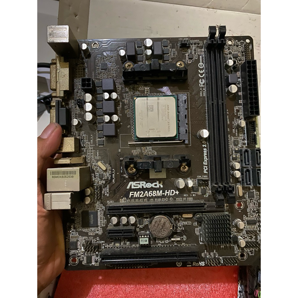 MOBO FM2+ PROCI AMD ATHLON X4