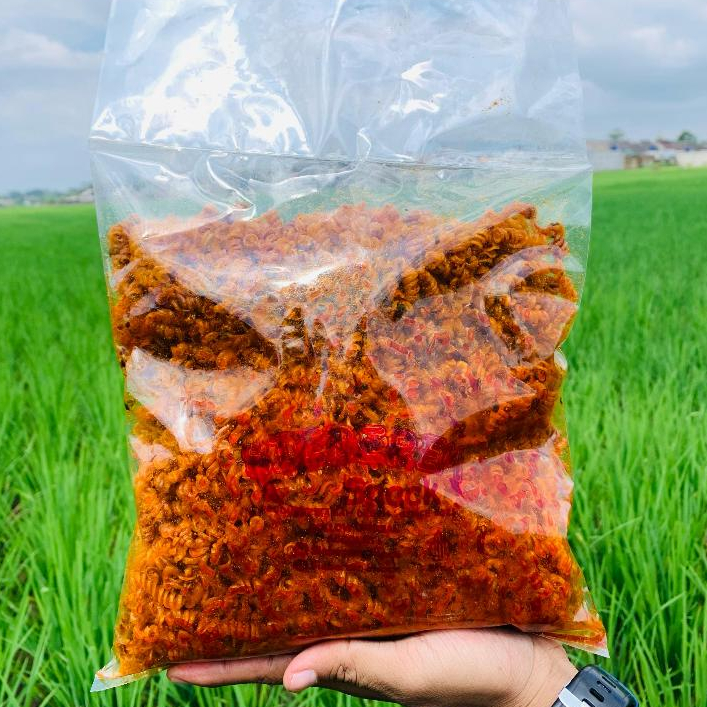 

1 KG - MAKARONI SPIRAL DAUN JERUK BY SIEBEREM SNACK GURIH PEDES -TIDAK KERAS