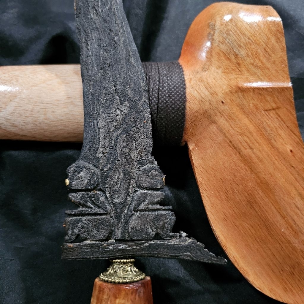 Keris Omyang Luk 7 Pamor Slewah