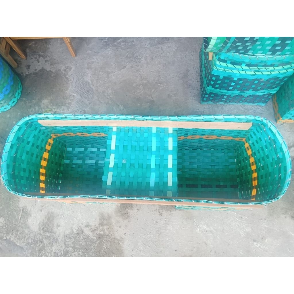 krombong anyaman plastik