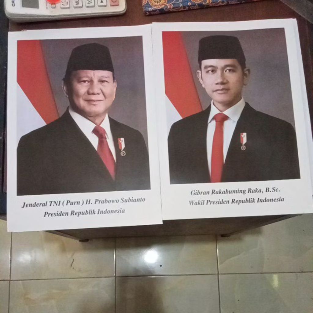 

POSTER PRESIDEN BESAR dan SEDANG UKURAN 50X35 & 25x35 POSTER GARUDA