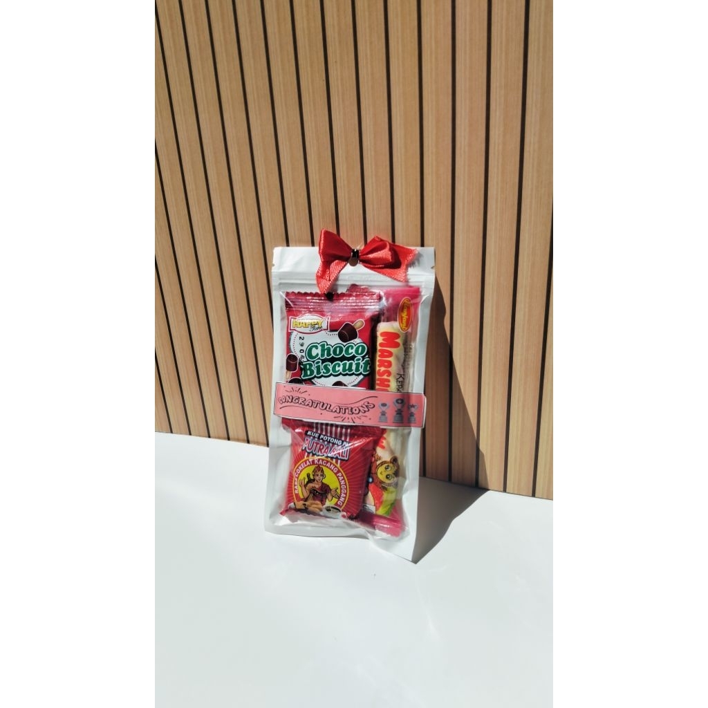 

Bingkisan Snack mini/Hampers mini/Snack Jumat berkah