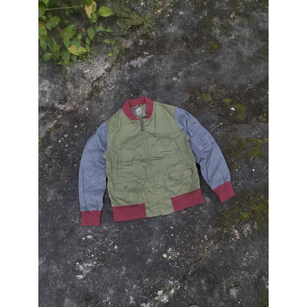 KIDS BOMBER JACKET. UNIQLO UNDERCOVER