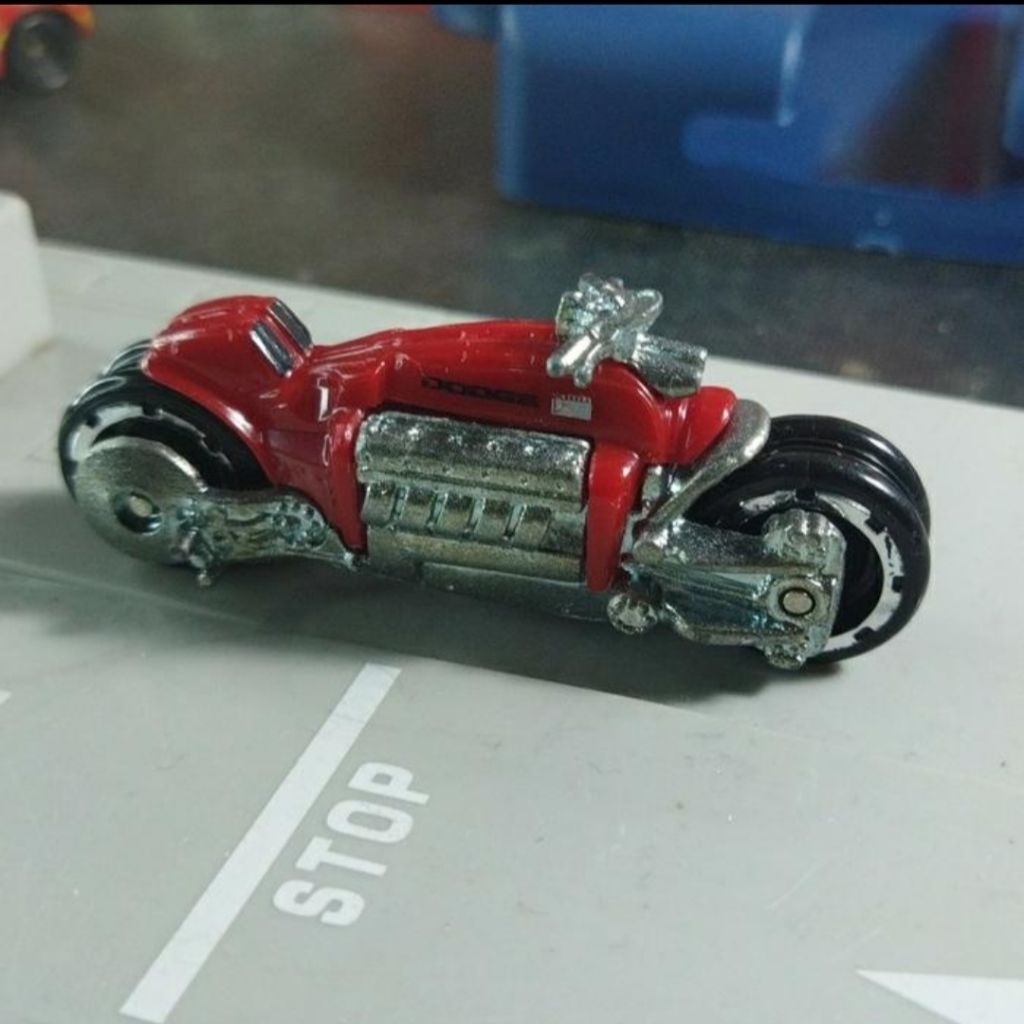toy motor Hot Wheels Dodge Tomahawk