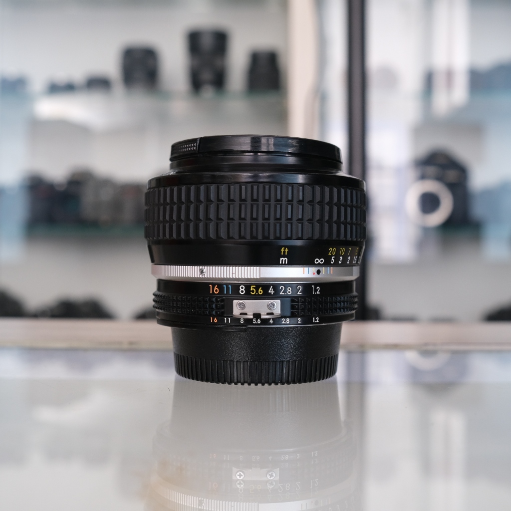 Lensa Fix Nikon Nikkor 50mm f1.2 AIS