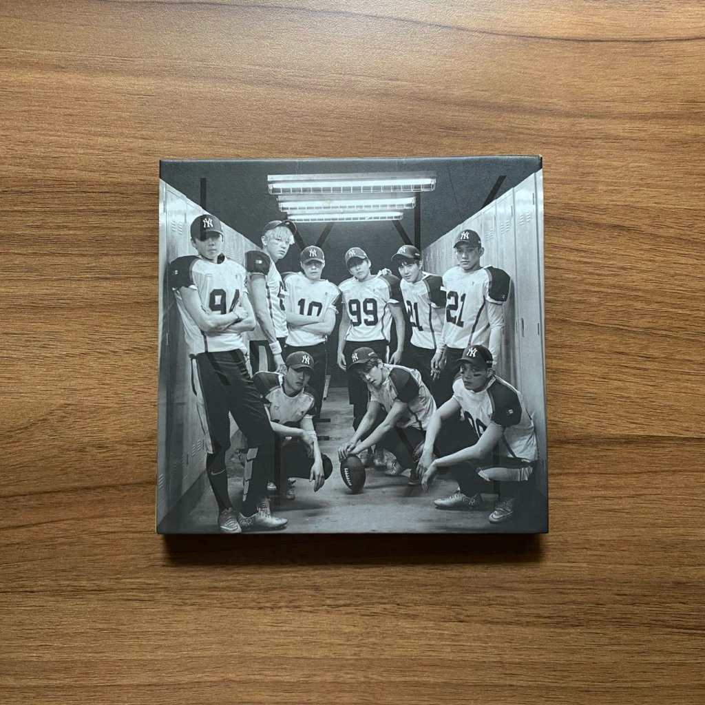 ALBUM ONLY - EXO Love Me Right