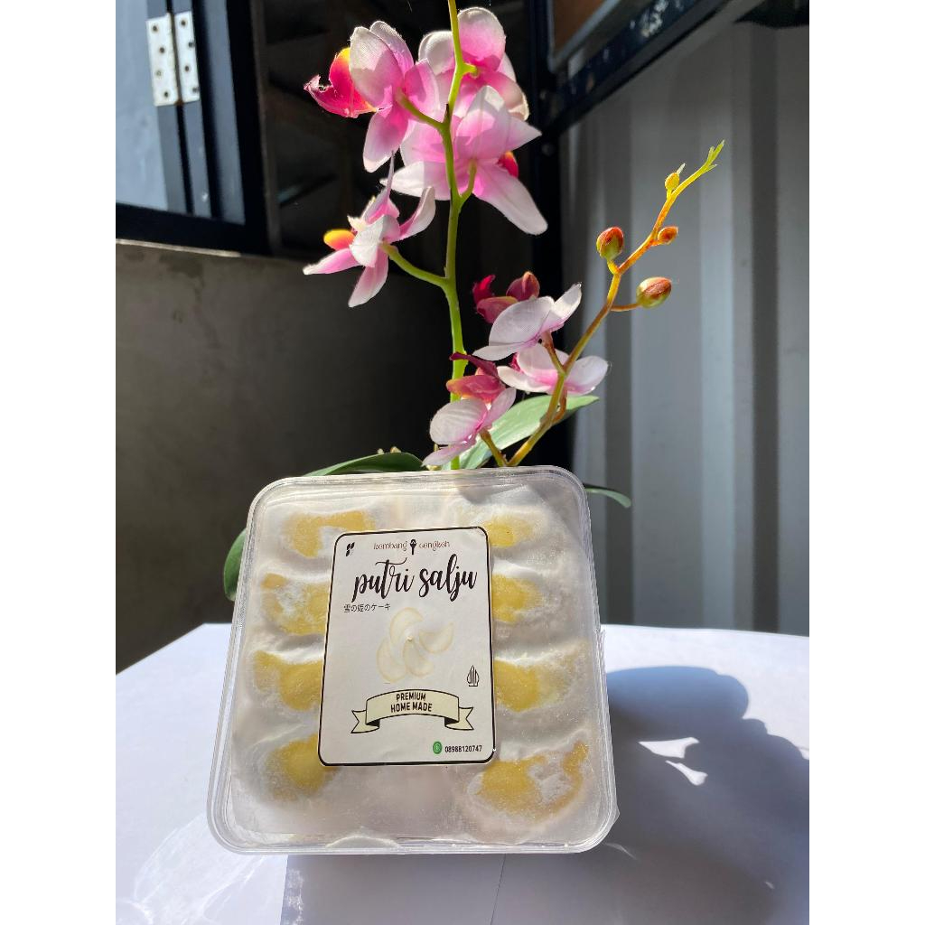 

Putri Salju By Kembang Cengkeh