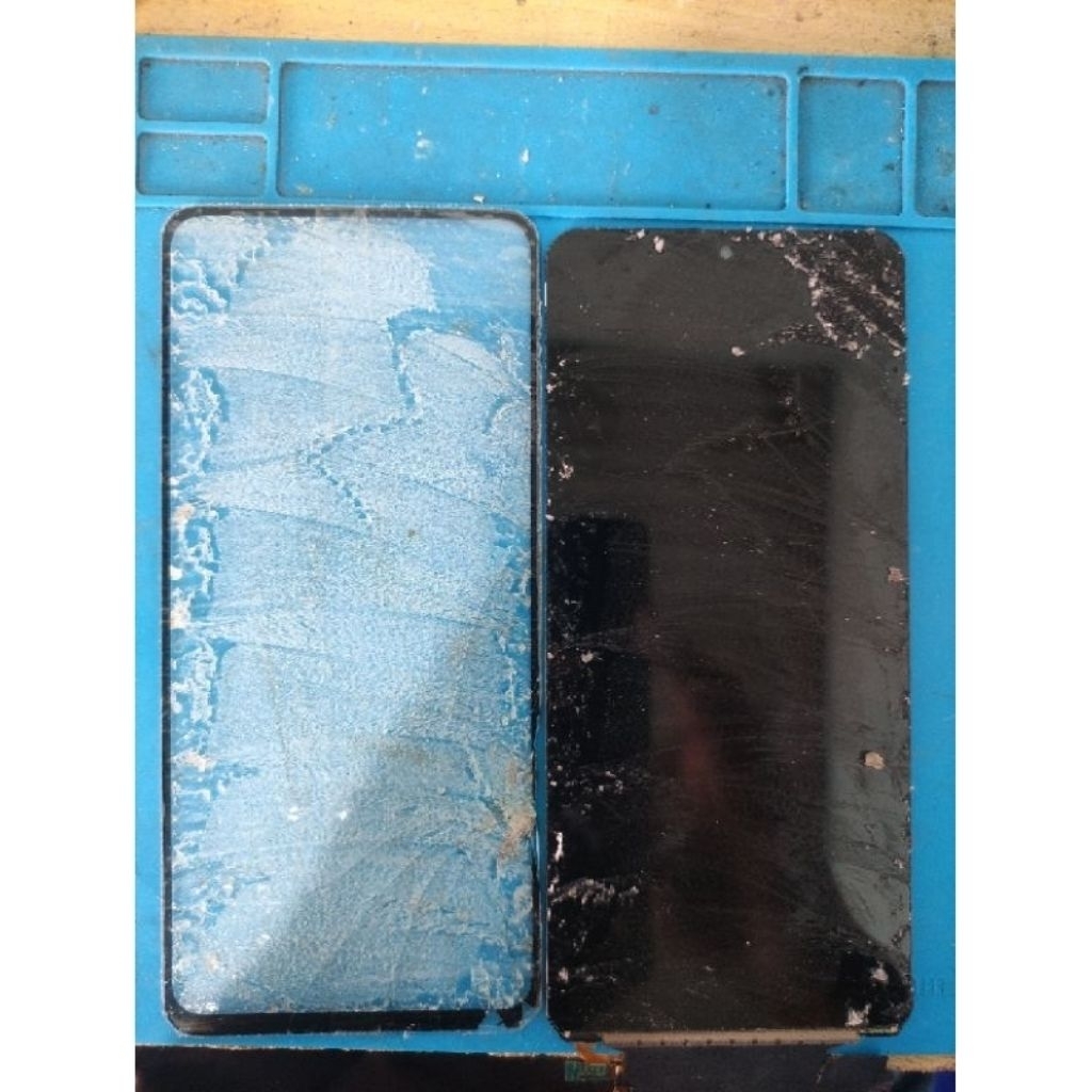 servis ganti touchscreen/glass/kaca LCD iphone 14 pro