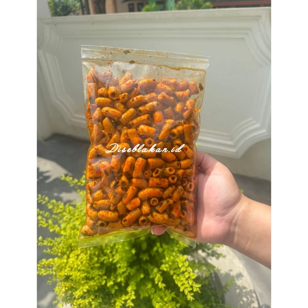 

Makaroni bantat makaroni hitam makaroni tasik malaya cikruh pedas daun jeruk kemasan 200gram