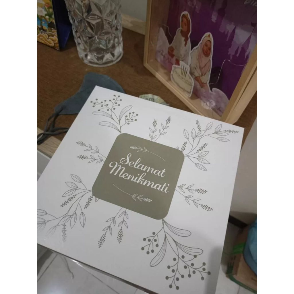 

Box Nasi [Slip On] 1 Pack Isi 50 Pcs Duplex 350gr Warna Taupe ukuran M