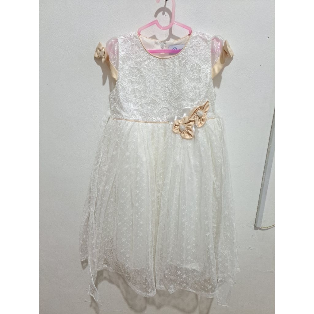 Preloved (prewash) baju pesta anak brand donita, size 4