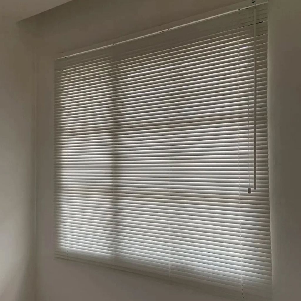 krey jendela alumunium/tirai jendela