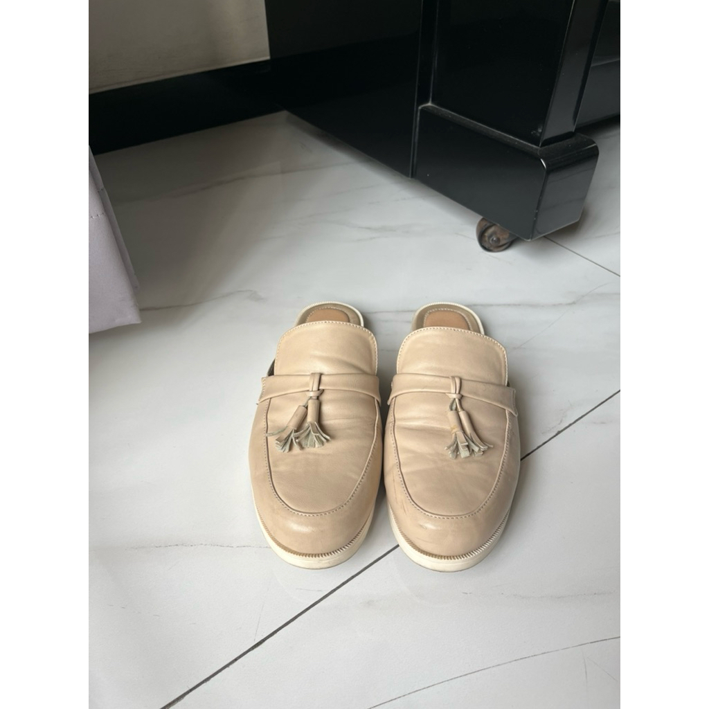 Preloved fayt mules warna latte / mules sepatu sandal murah bagus branded fayt / sepatu sandal forma