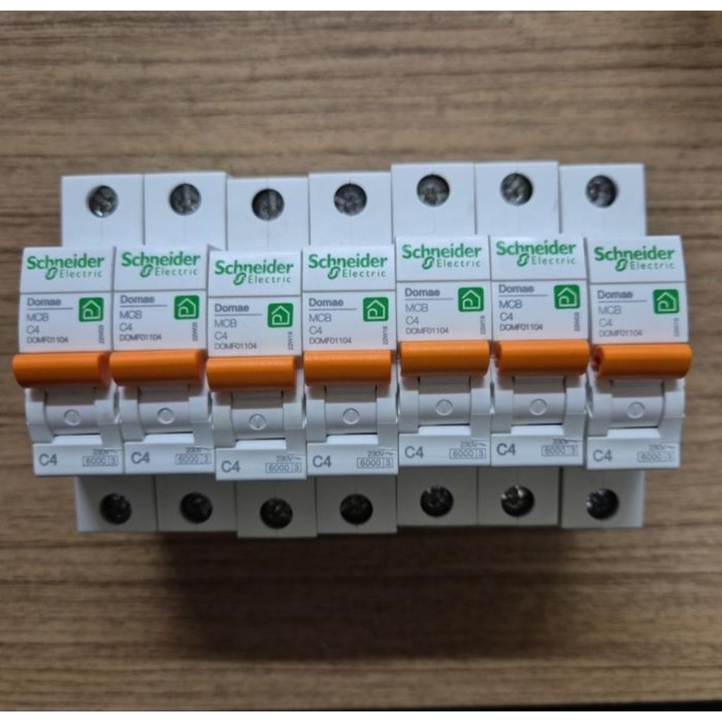 MCB SCHNEIDER DOMAE 1P 4A/MCB DOMAE 1P 4A SCHNEIDER ORIGINAL