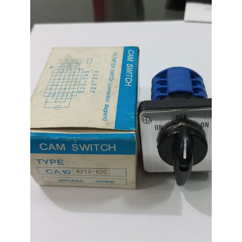 CAM SWITCH SELECTOR ON-OFF-ON 3PHASE