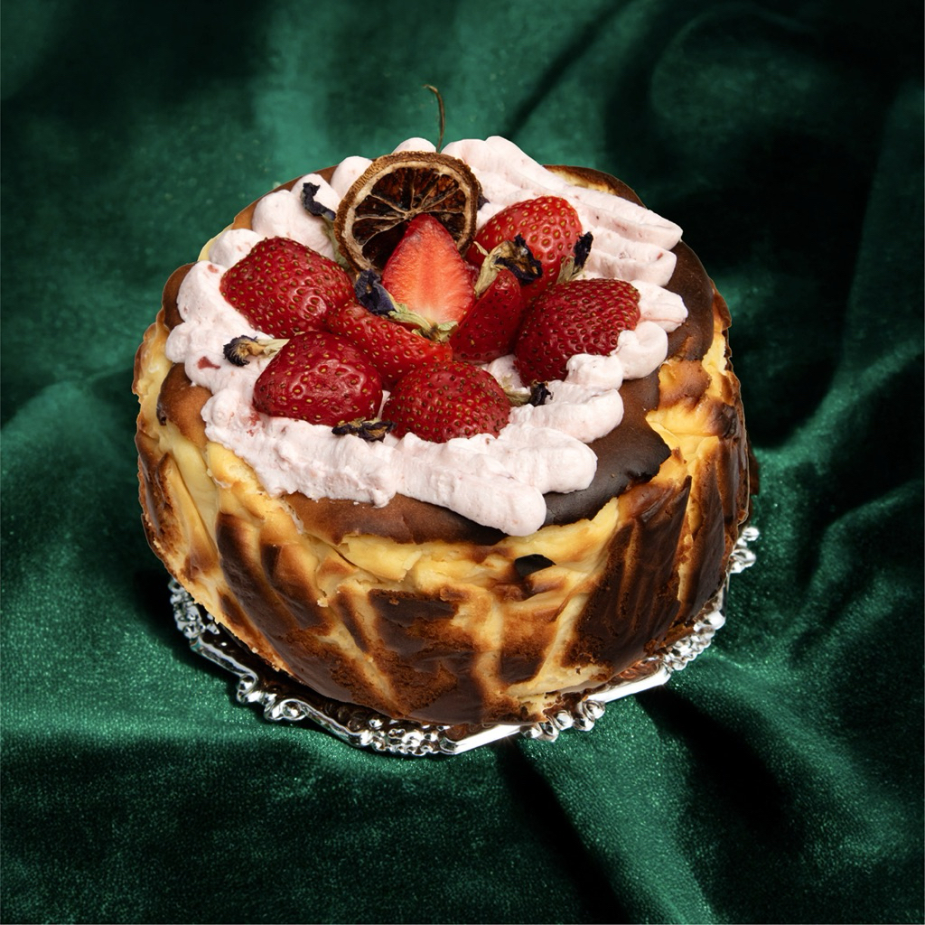 

Signature Basque Cheese Cake + Herbal tea (16 cm)