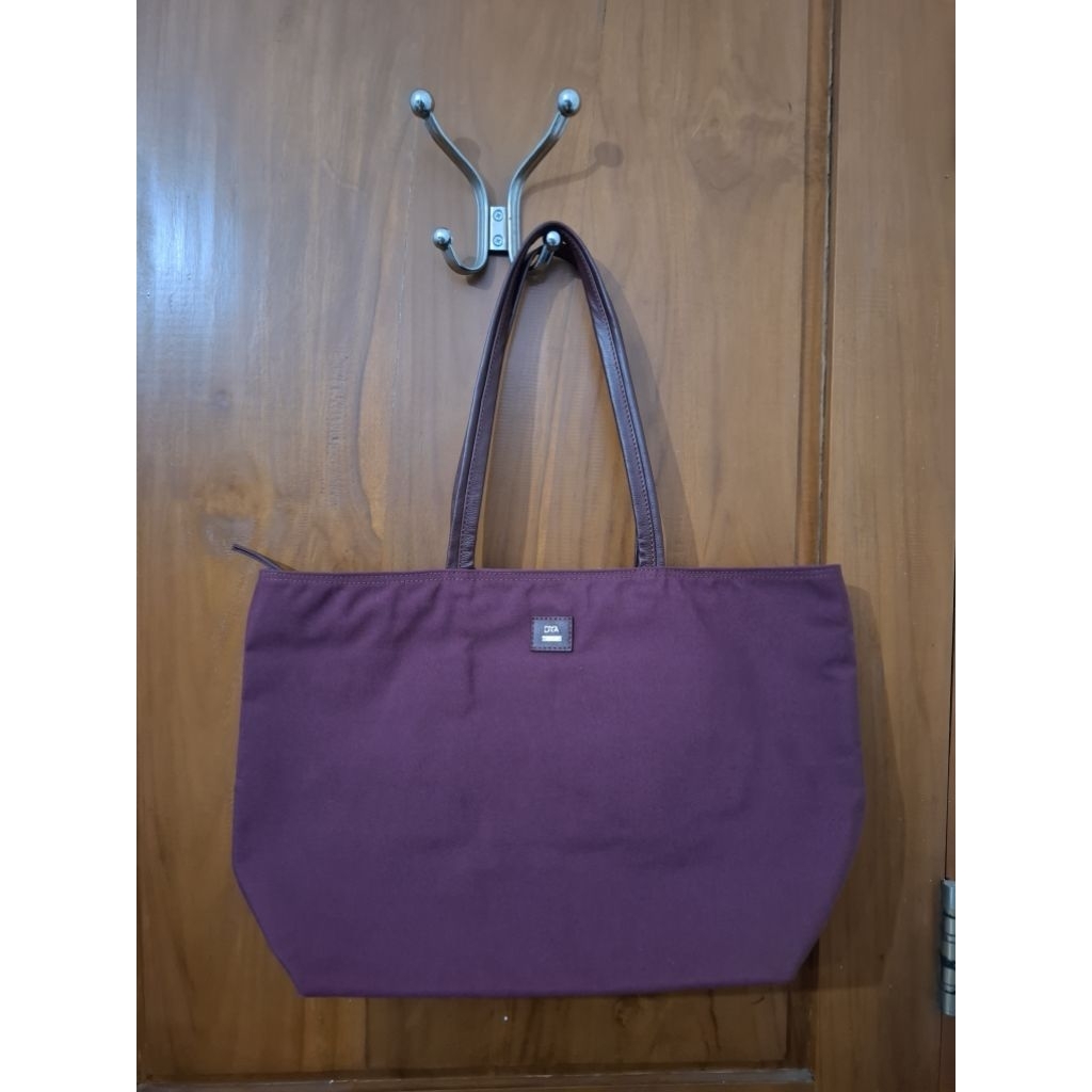 dhairya.id tote bag tawny port nancy