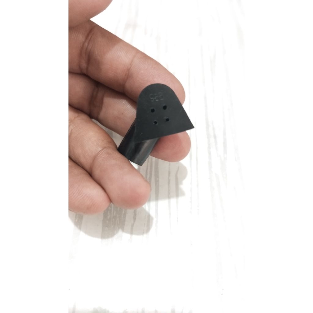 karet pelindung kabel spul titik lubang 4