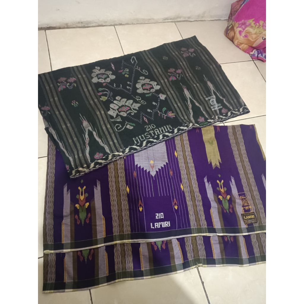 SARUNG LAMIRI SGT SUTRA dan mustamin mgt