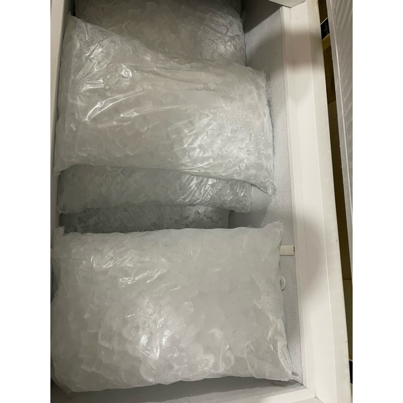 

Es Batu Kristal Kemasan Praktis / Ice Crystal Higenis Air Berkualitas Ready Instan 10 - 20 Kg