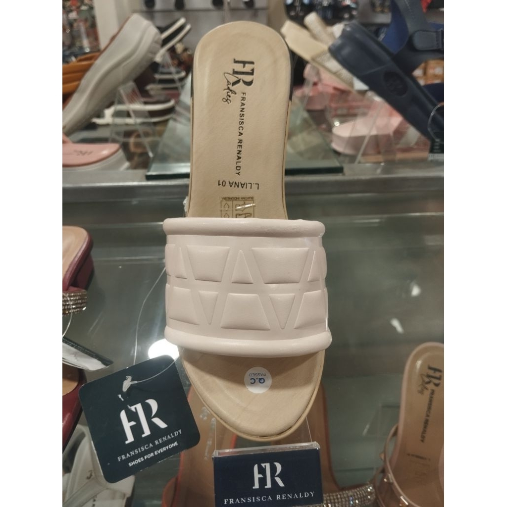 Sandal perempuan FRANSISCA RENALDY Lliana 01