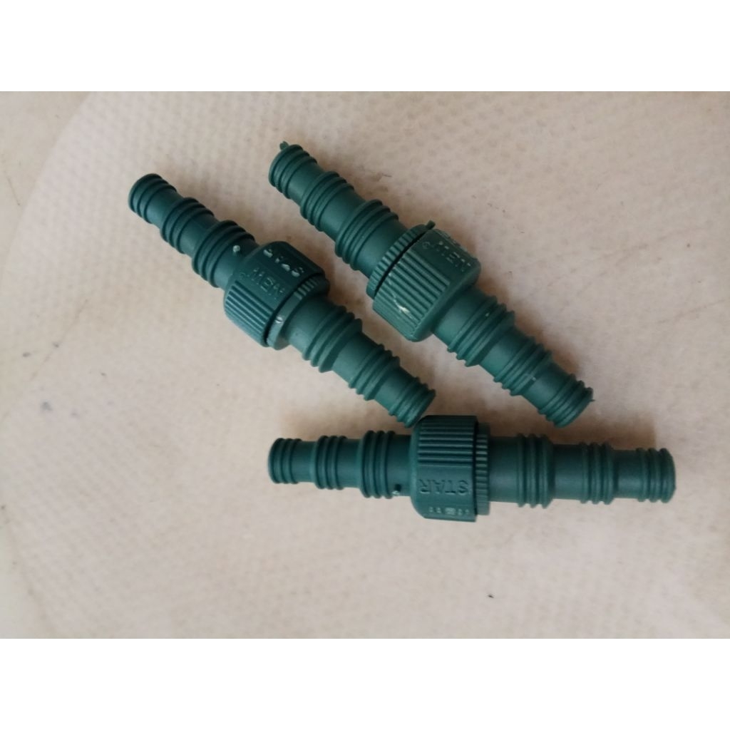 nepel sambungan selang air bahan plastik bagus dan awet