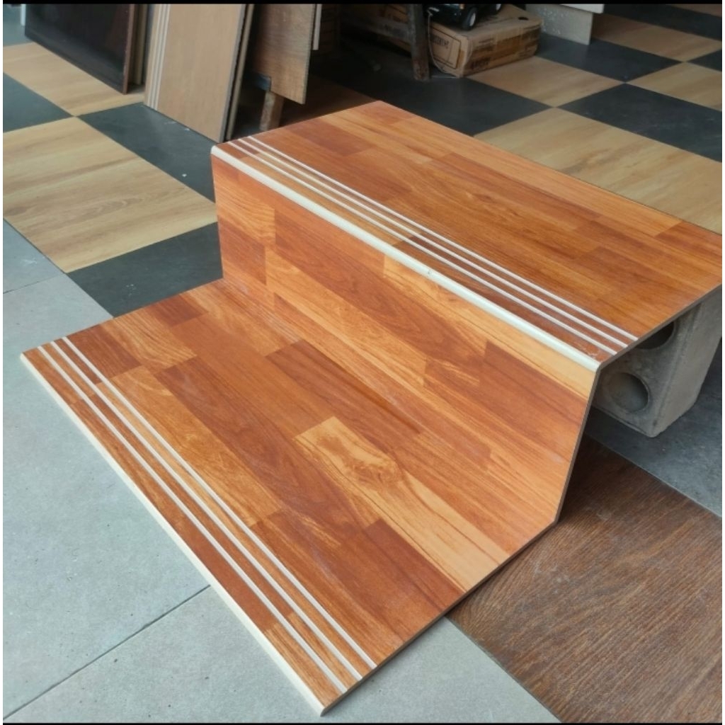 Granit tangga motif kayu,granit anak tangga kayu,granit tangga motif kayu,tangga granit kayu