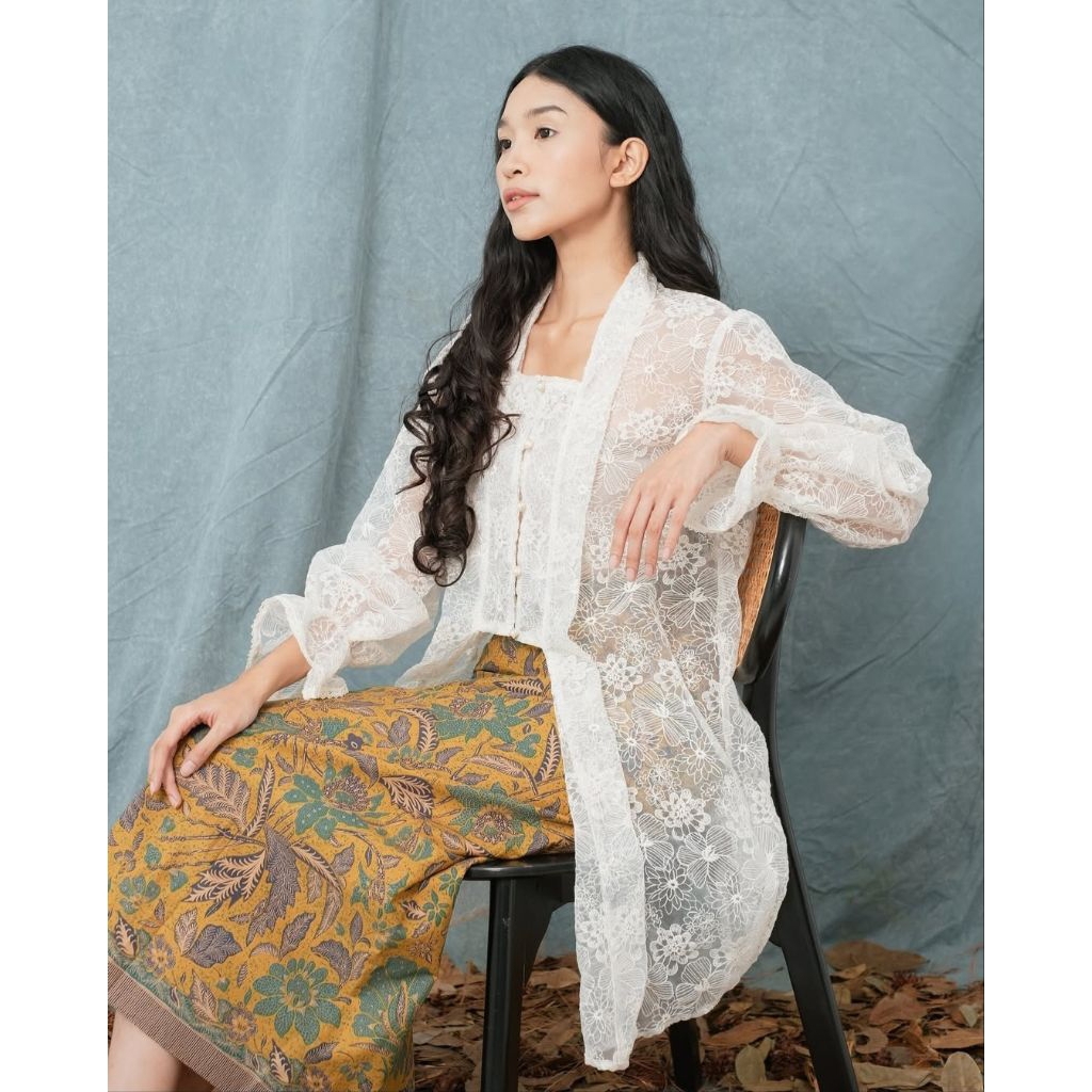 SEWA KEBAYA WISUDA, moedaberkebaya, kebaya wanita, kebaya wisuda