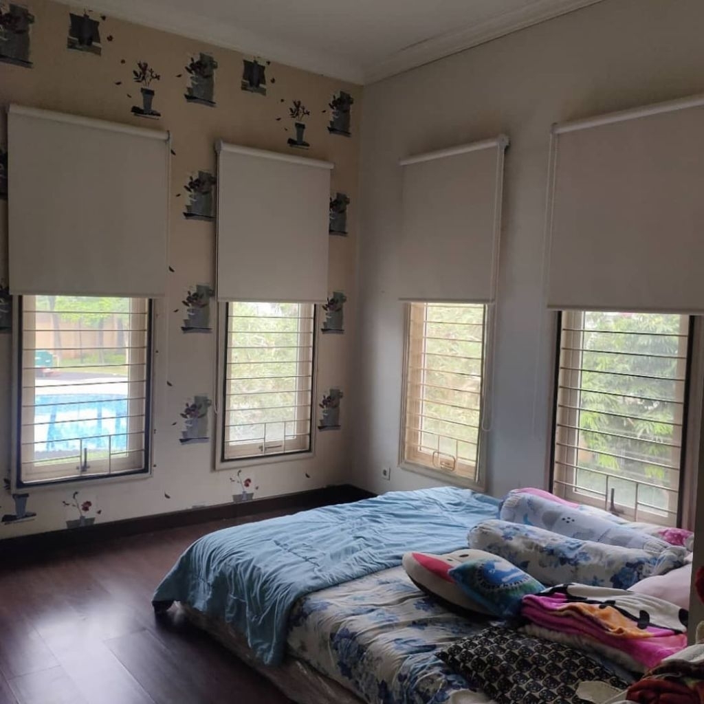 tirai jendela gulung/roller blinds blackout