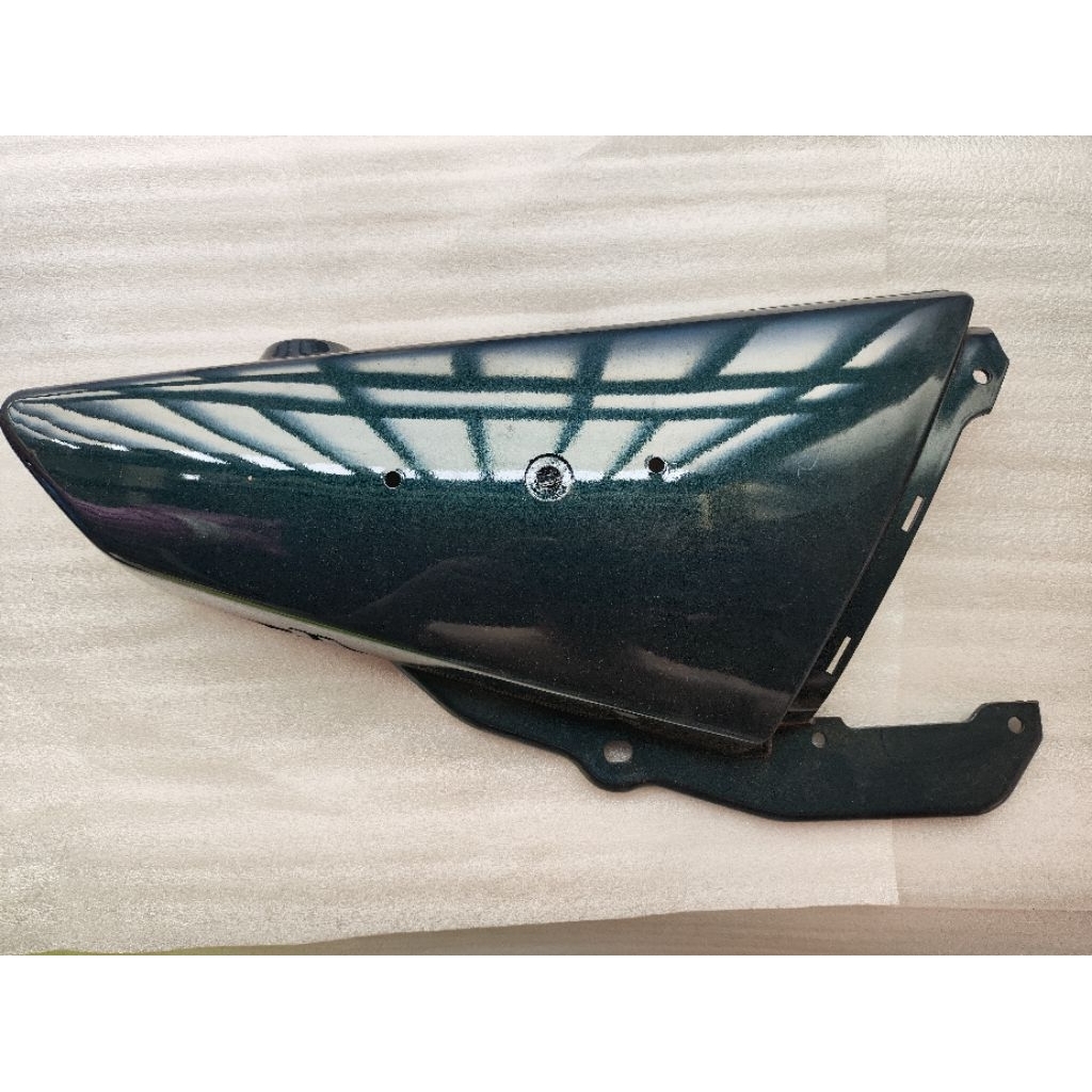 Dop Aki Cover Accu Tutup Aki Hijau Kanan Lubang Original Yamaha RX COBRA RX MASTER RX KING