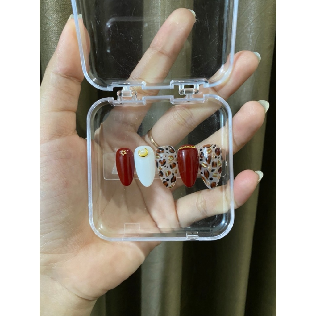Press On Nails Leopard Maroon Putih Gold | Kuku Palsu Motif Leopard Handmade Elegan - Wening Nails