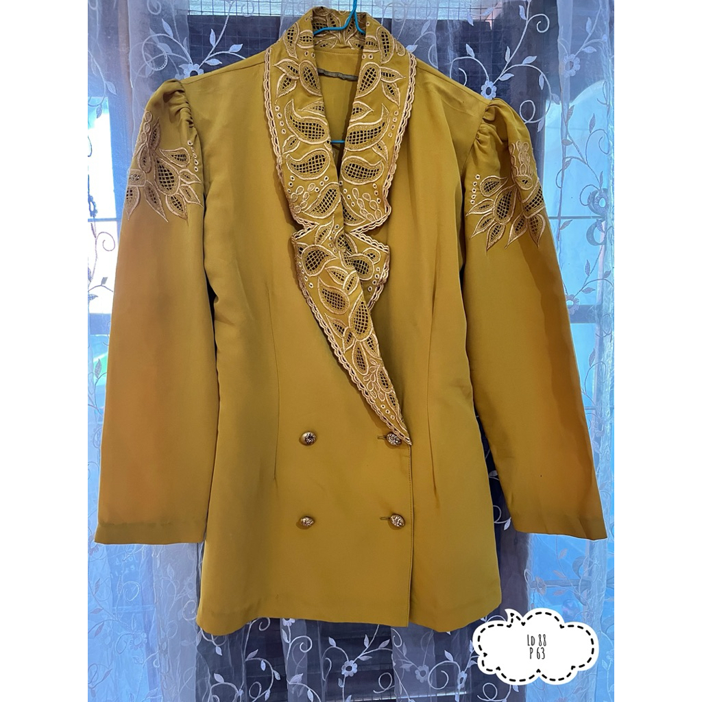 One set kebaya mustard
