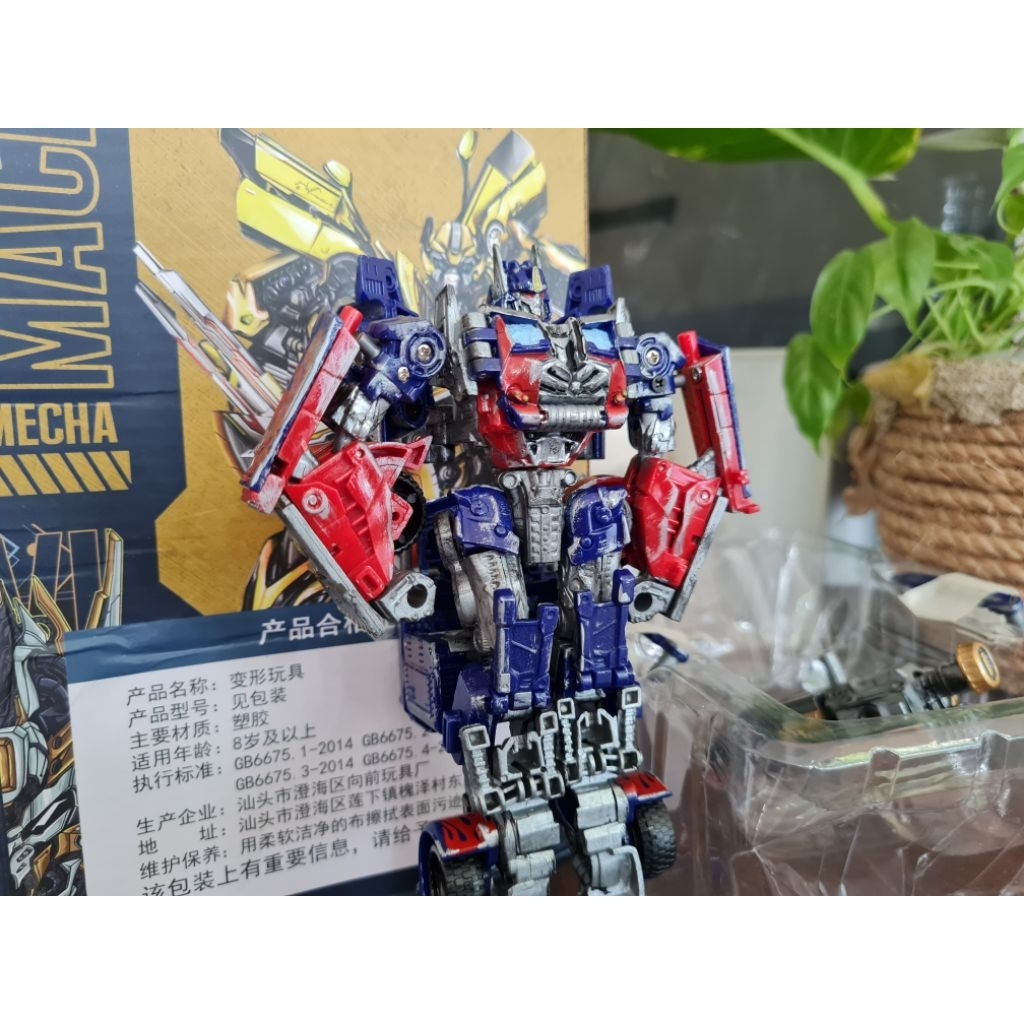 Mobil Robot Transformer Optimus Prime