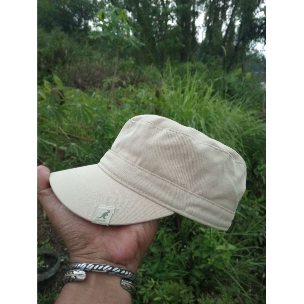 Topi Kangol  Visor Pendek