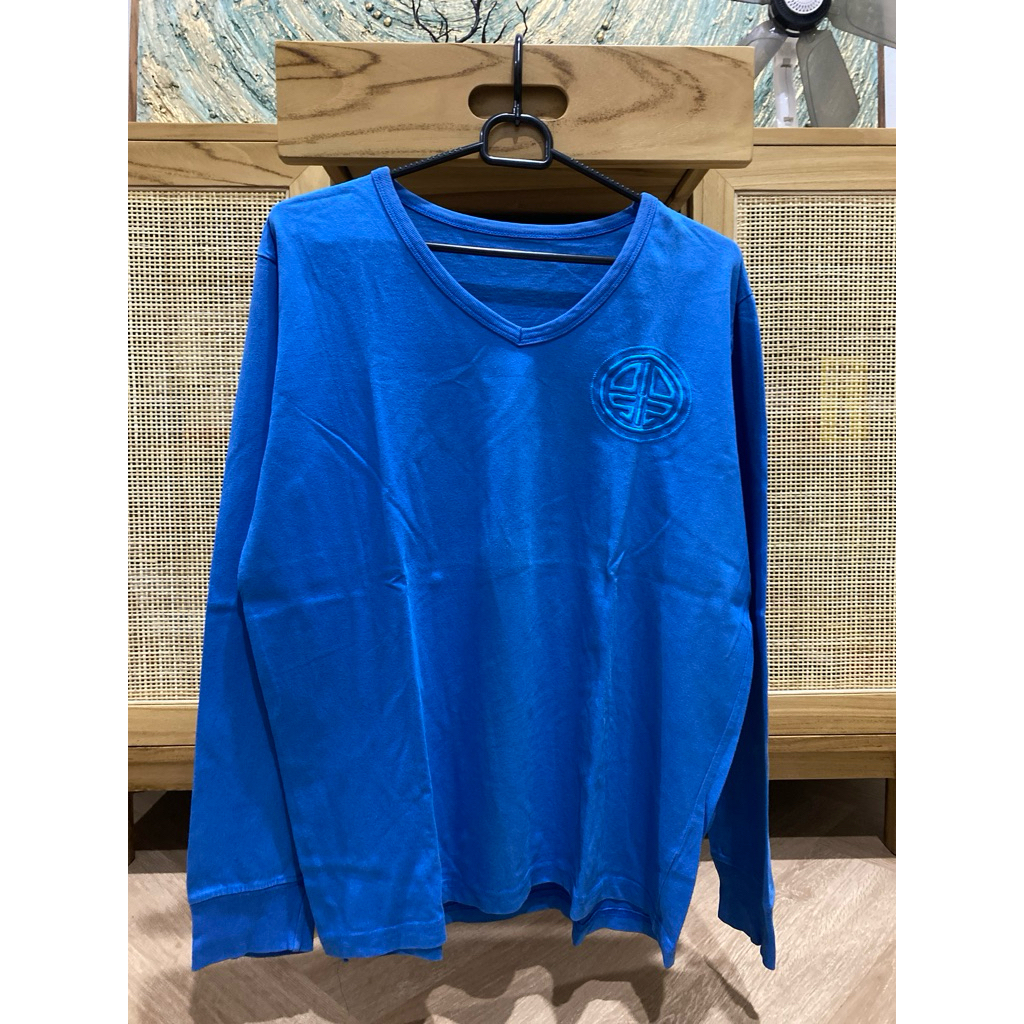 Atasan Kaos Wanita kerah V