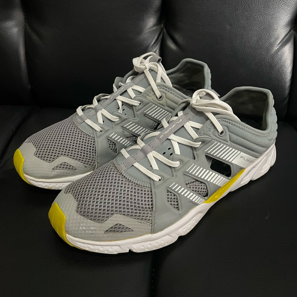 Sepatu Outdoor K2 FLYWALK