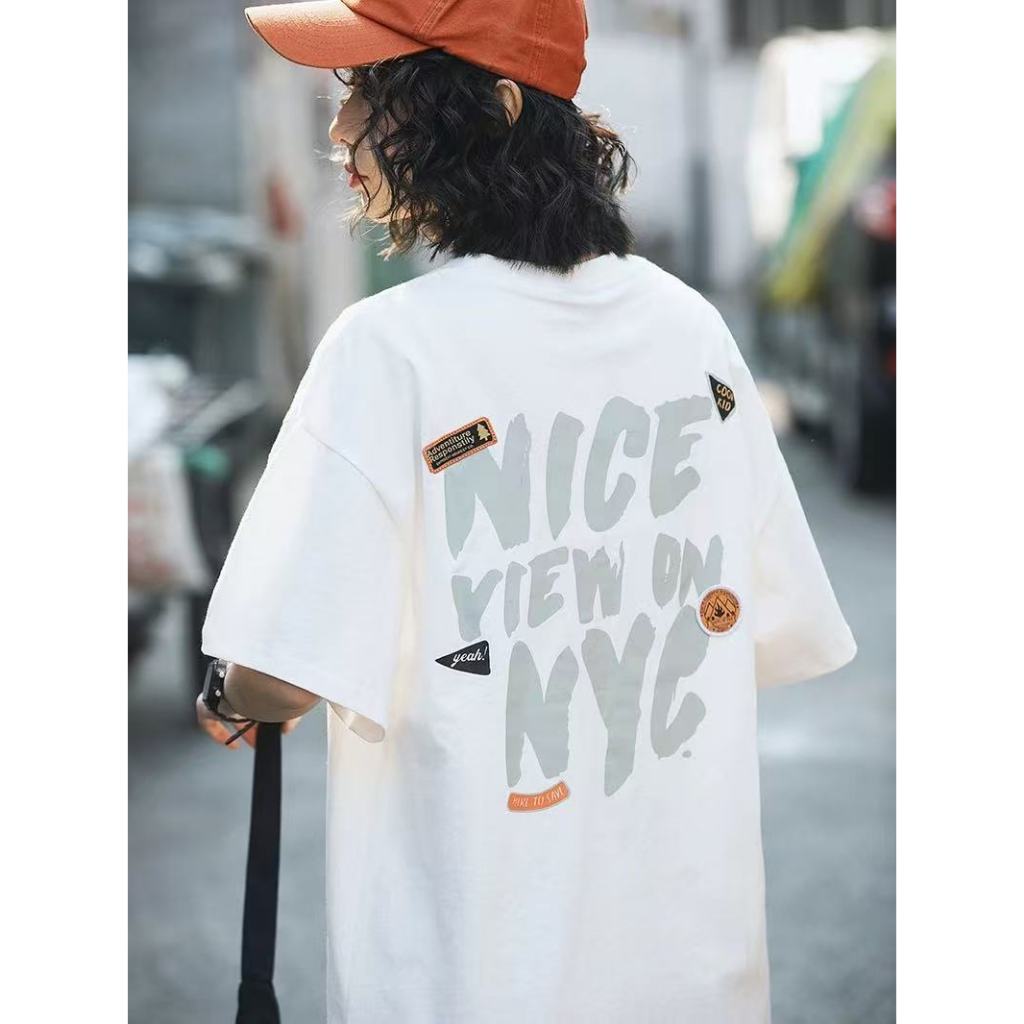 Kaos katun wanita dengan lencana bordir dan cetakan huruf untuk pasangan, atasan longgar lengan pend