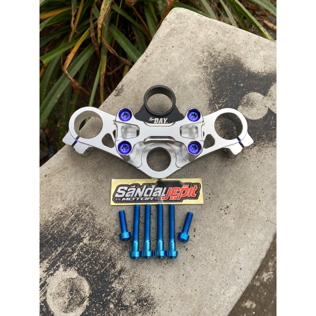 BAUT TITANIUM TRIPLE CLAMP NINJA BAUT TITANIUM SEGITIGA ATAS NINJA BAUT TITANIUM SEGITIGA CNC NINJA 